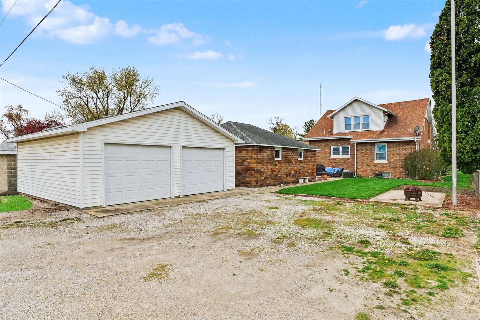 324 S Sangamon Avenue, Gibson City, IL 60936