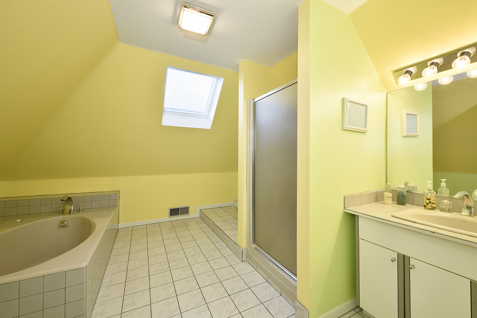 1620 Pheasant Trail, Inverness, IL 60067