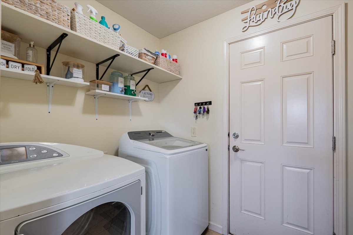 2511 Grey Fox Trail, Bloomington, IL 61705