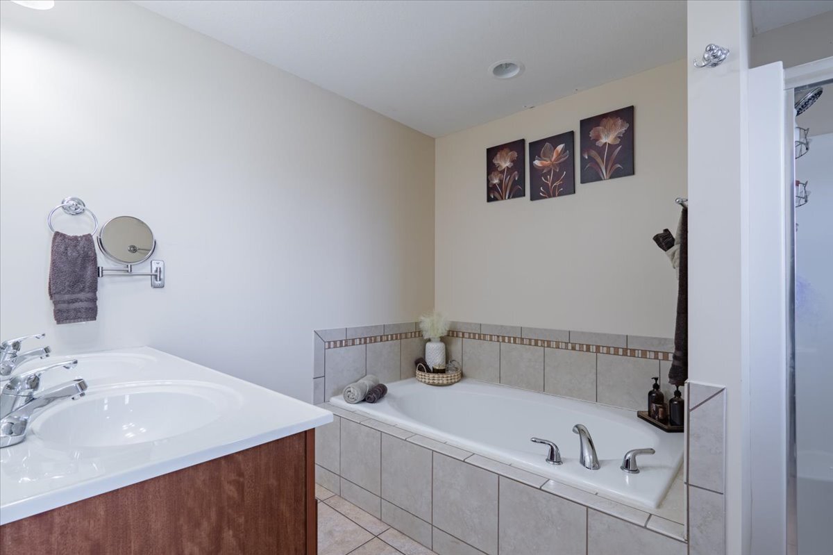 2511 Grey Fox Trail, Bloomington, IL 61705