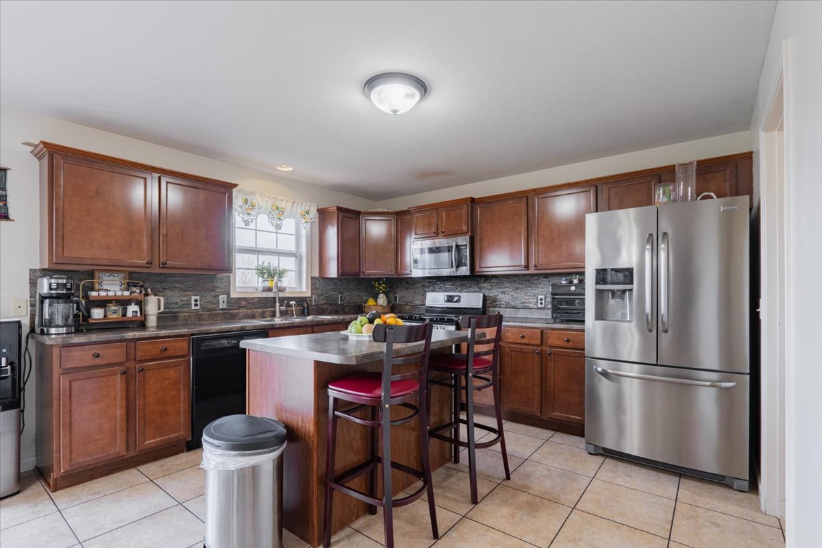 2511 Grey Fox Trail, Bloomington, IL 61705