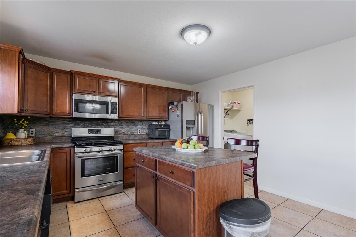 2511 Grey Fox Trail, Bloomington, IL 61705