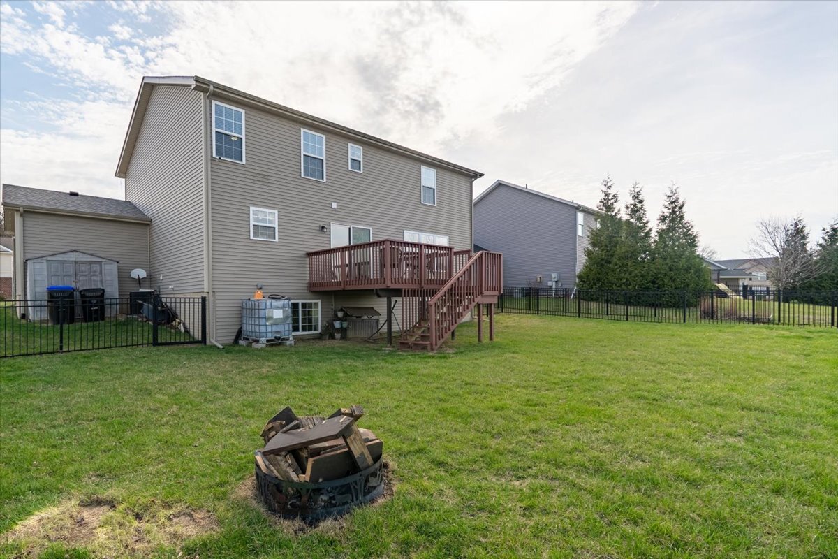 2511 Grey Fox Trail, Bloomington, IL 61705