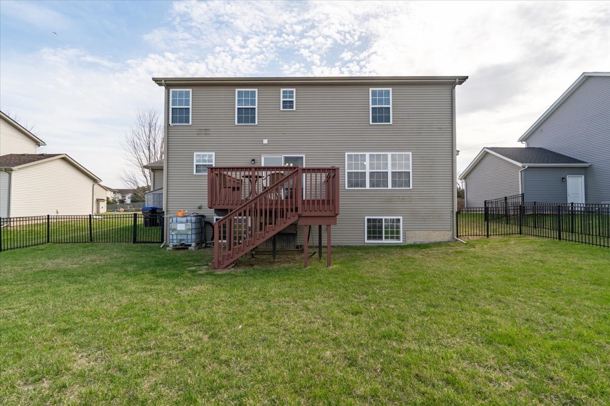 2511 Grey Fox Trail, Bloomington, IL 61705