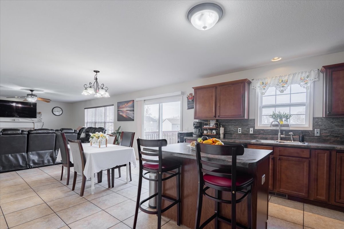 2511 Grey Fox Trail, Bloomington, IL 61705