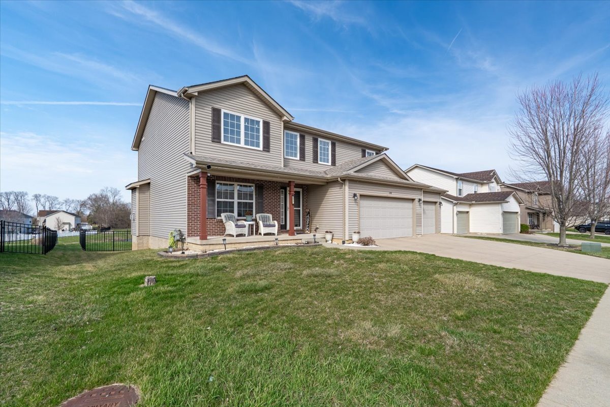 2511 Grey Fox Trail, Bloomington, IL 61705