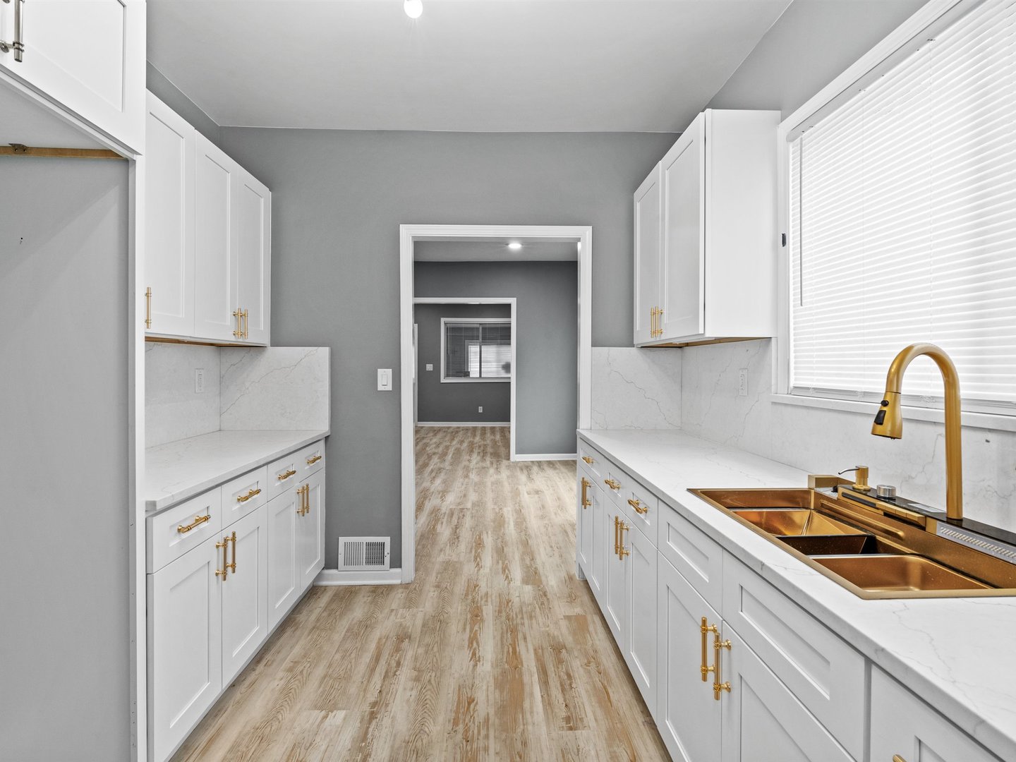 319 156th Place, Calumet City, IL 60409