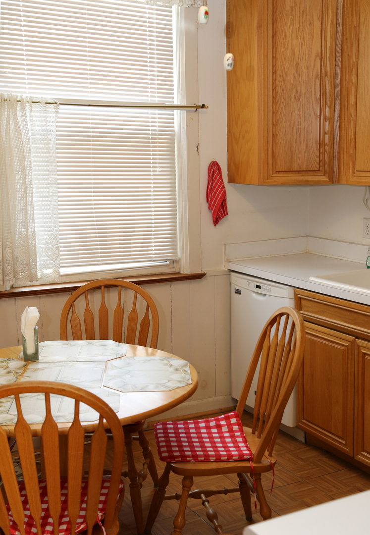 4644 N Kennicott Avenue, Chicago, IL 60630