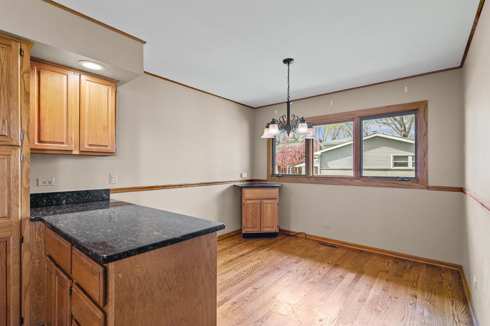 Arlington Heights, IL 60004