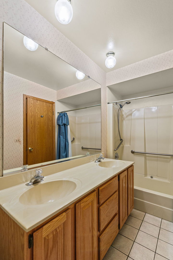 Arlington Heights, IL 60004