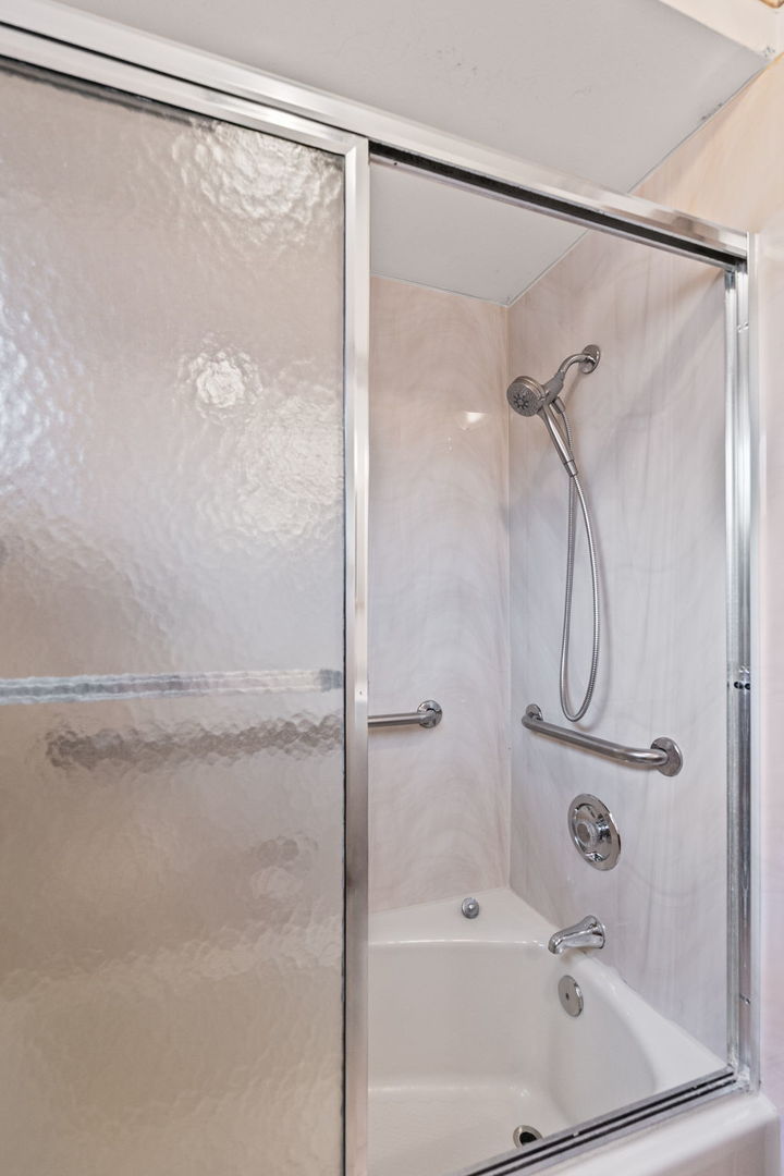 Arlington Heights, IL 60004