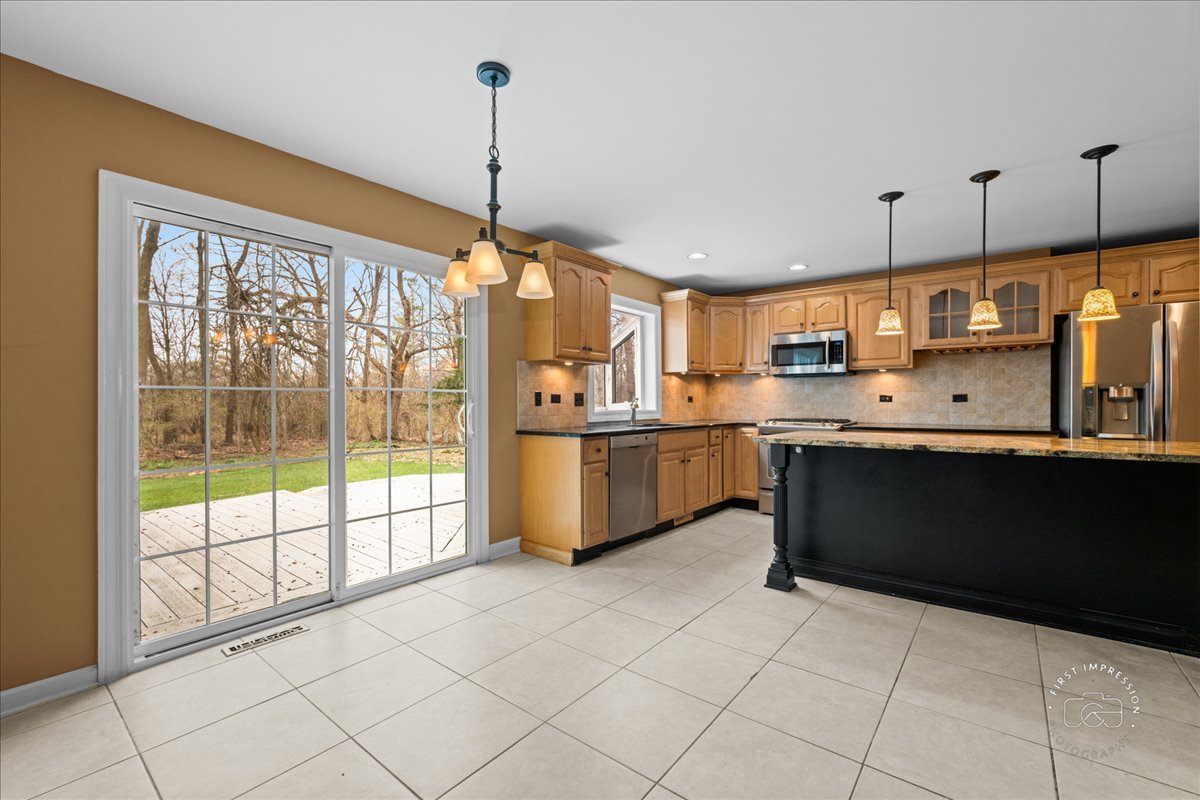 809 Heatherton Drive, Naperville, IL 60563