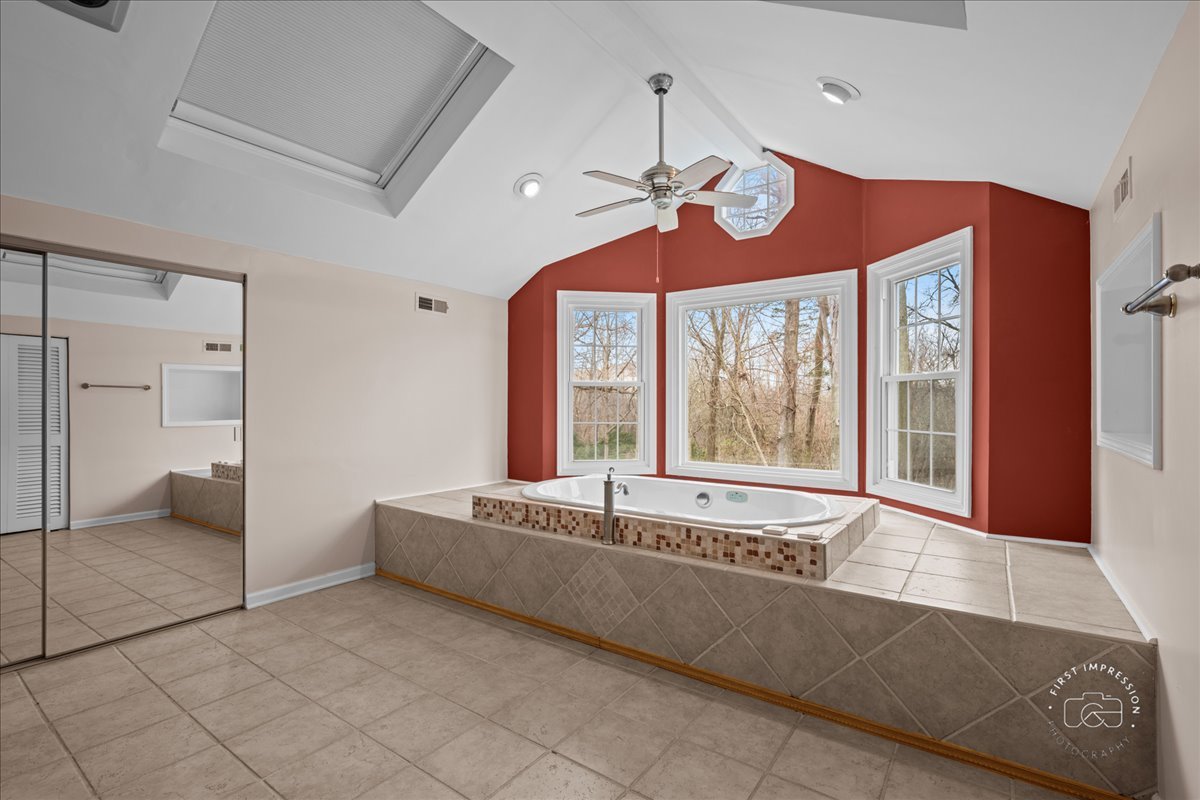 809 Heatherton Drive, Naperville, IL 60563