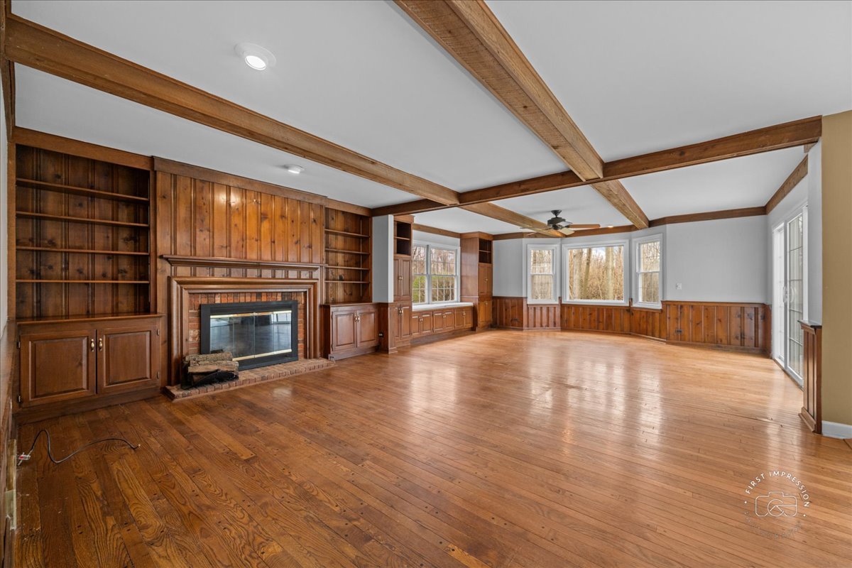 809 Heatherton Drive, Naperville, IL 60563