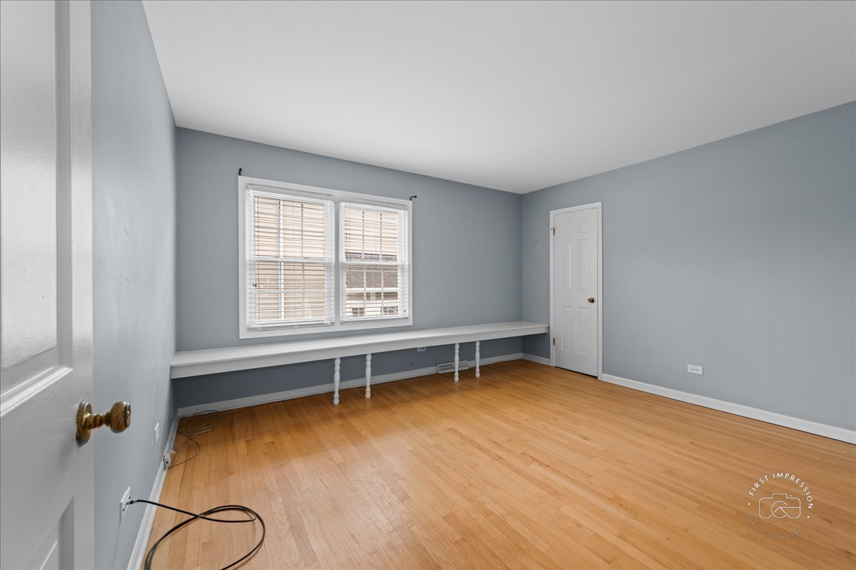 809 Heatherton Drive, Naperville, IL 60563