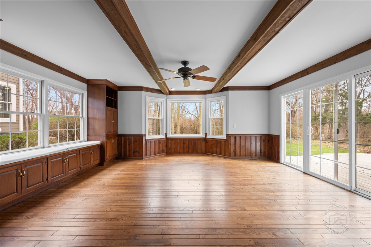 809 Heatherton Drive, Naperville, IL 60563