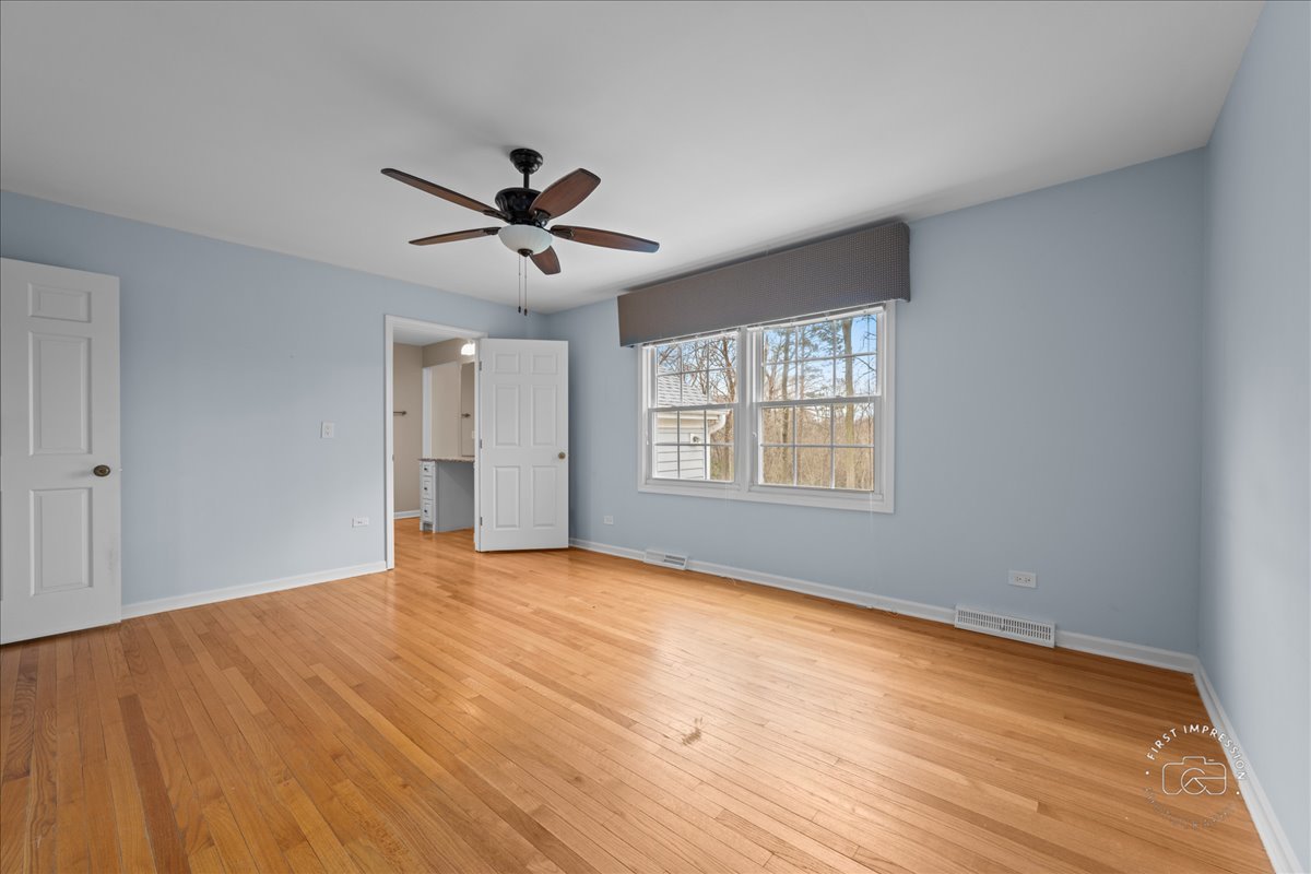 809 Heatherton Drive, Naperville, IL 60563