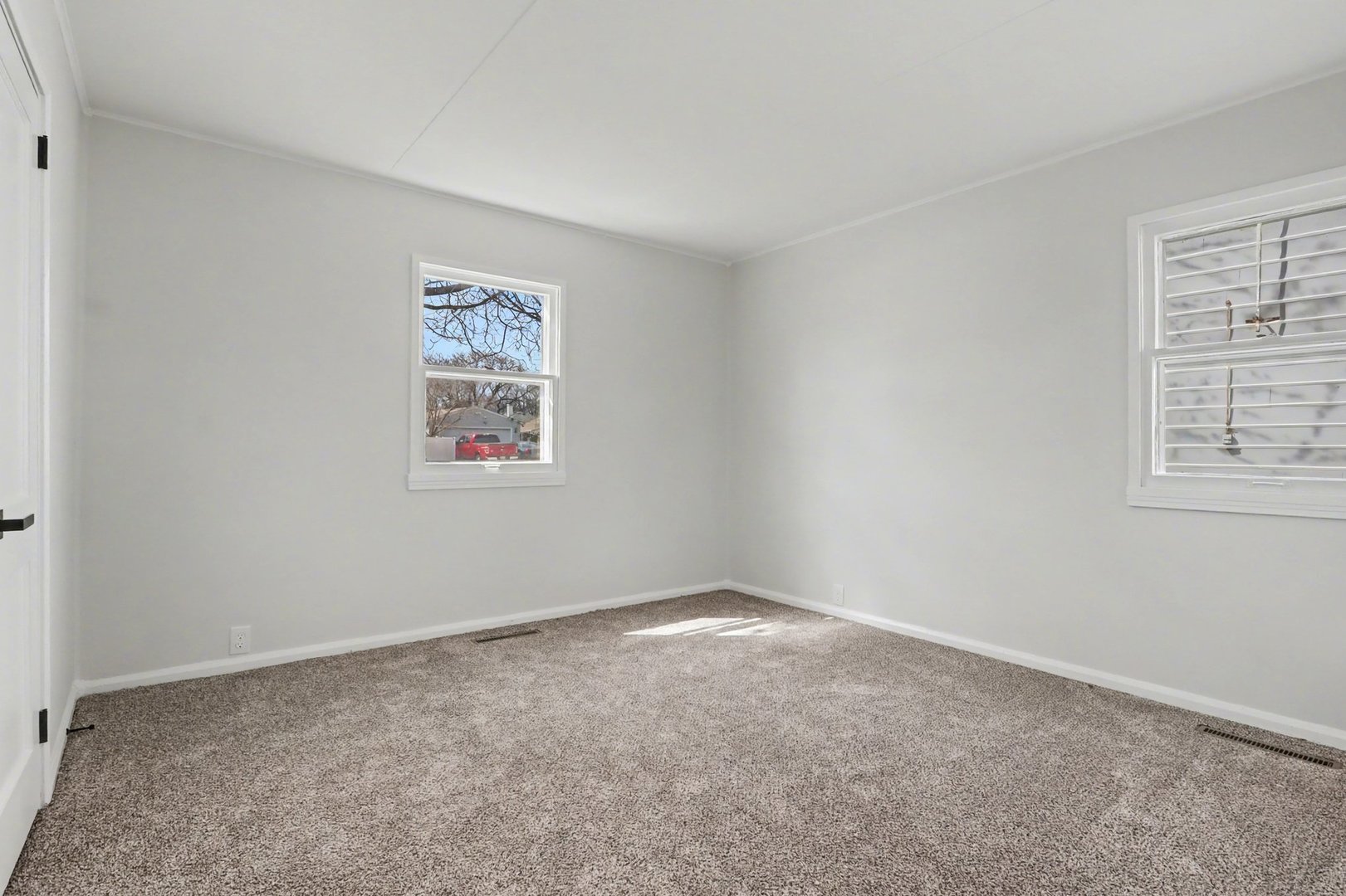 912 N Midland Avenue, Joliet, IL 60435