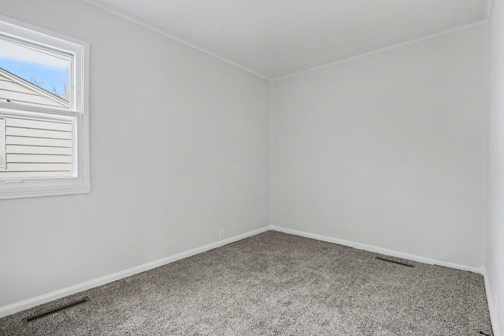 912 N Midland Avenue, Joliet, IL 60435