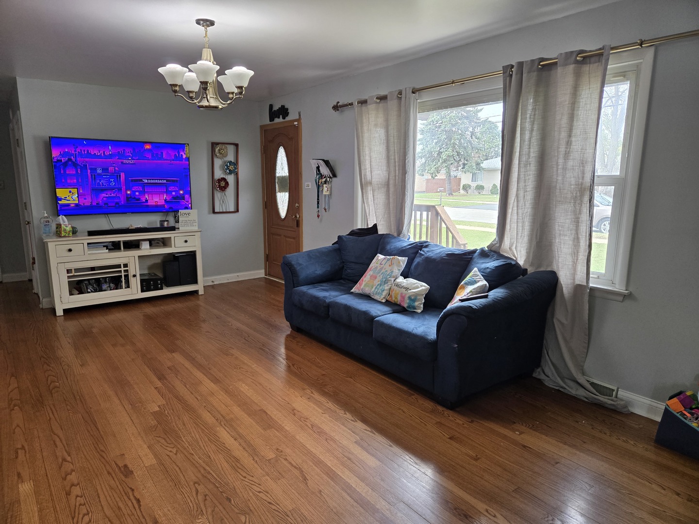 8325 LaPorte Avenue, Burbank, IL 60459