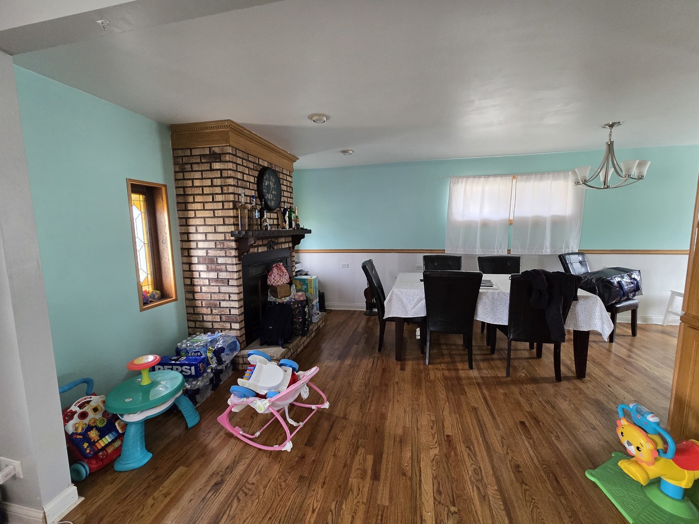 8325 LaPorte Avenue, Burbank, IL 60459