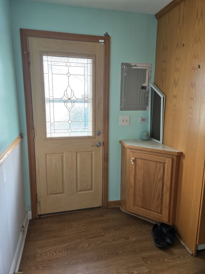 8325 LaPorte Avenue, Burbank, IL 60459