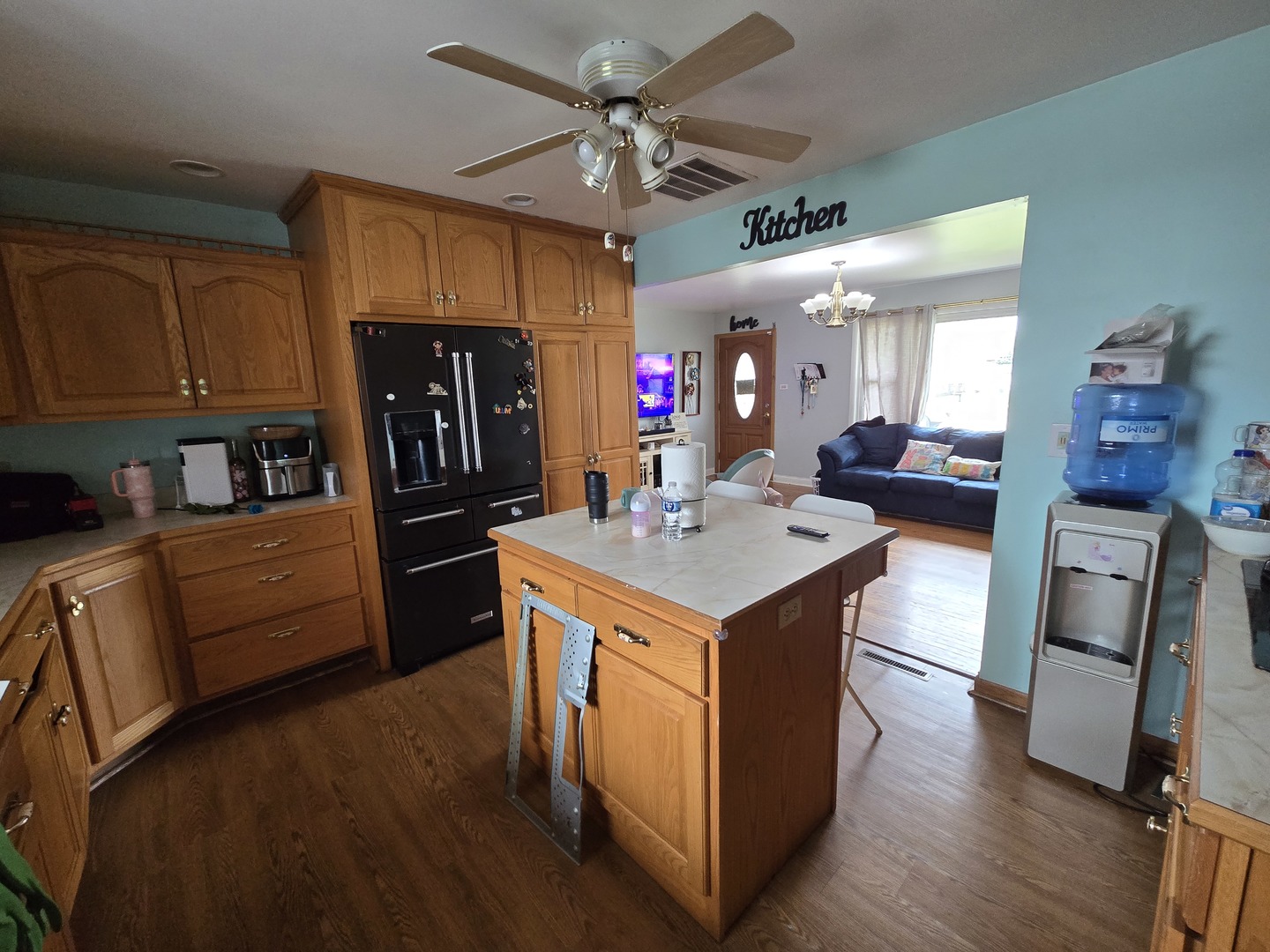 8325 LaPorte Avenue, Burbank, IL 60459