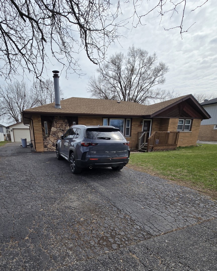 8325 LaPorte Avenue, Burbank, IL 60459