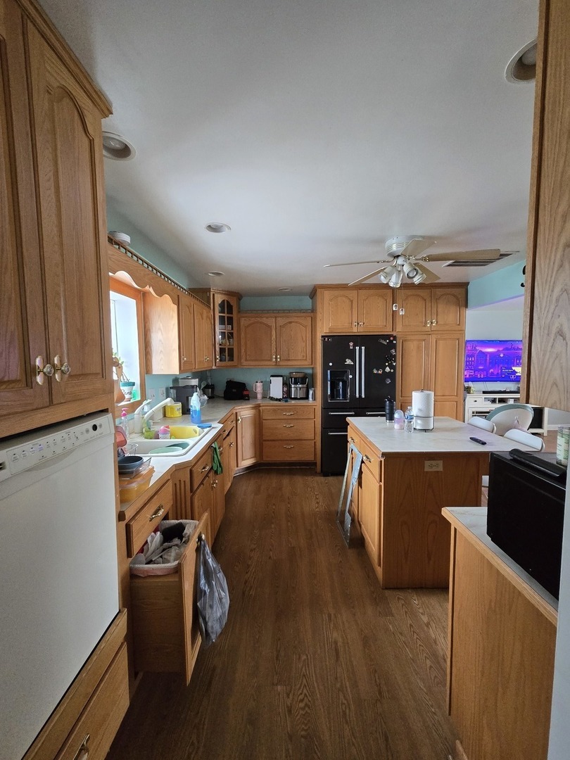 8325 LaPorte Avenue, Burbank, IL 60459