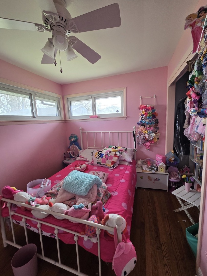 8325 LaPorte Avenue, Burbank, IL 60459