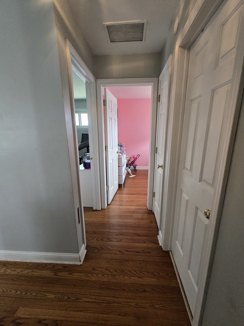 8325 LaPorte Avenue, Burbank, IL 60459