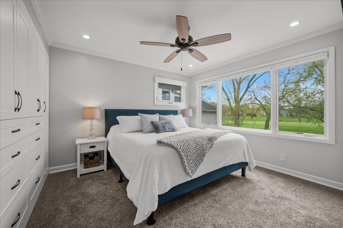 1033 Royal Saint George Drive, Naperville, IL 60563