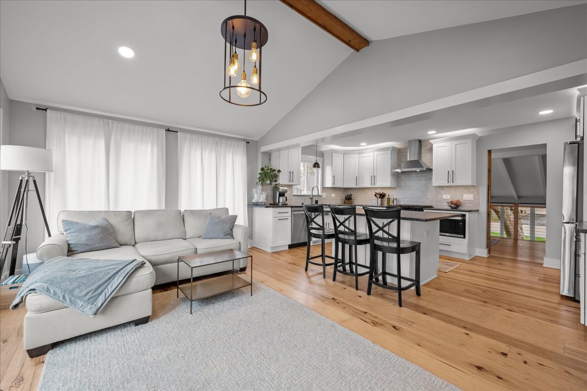 1033 Royal Saint George Drive, Naperville, IL 60563