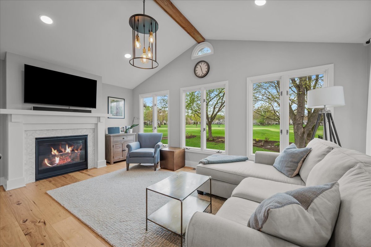 1033 Royal Saint George Drive, Naperville, IL 60563