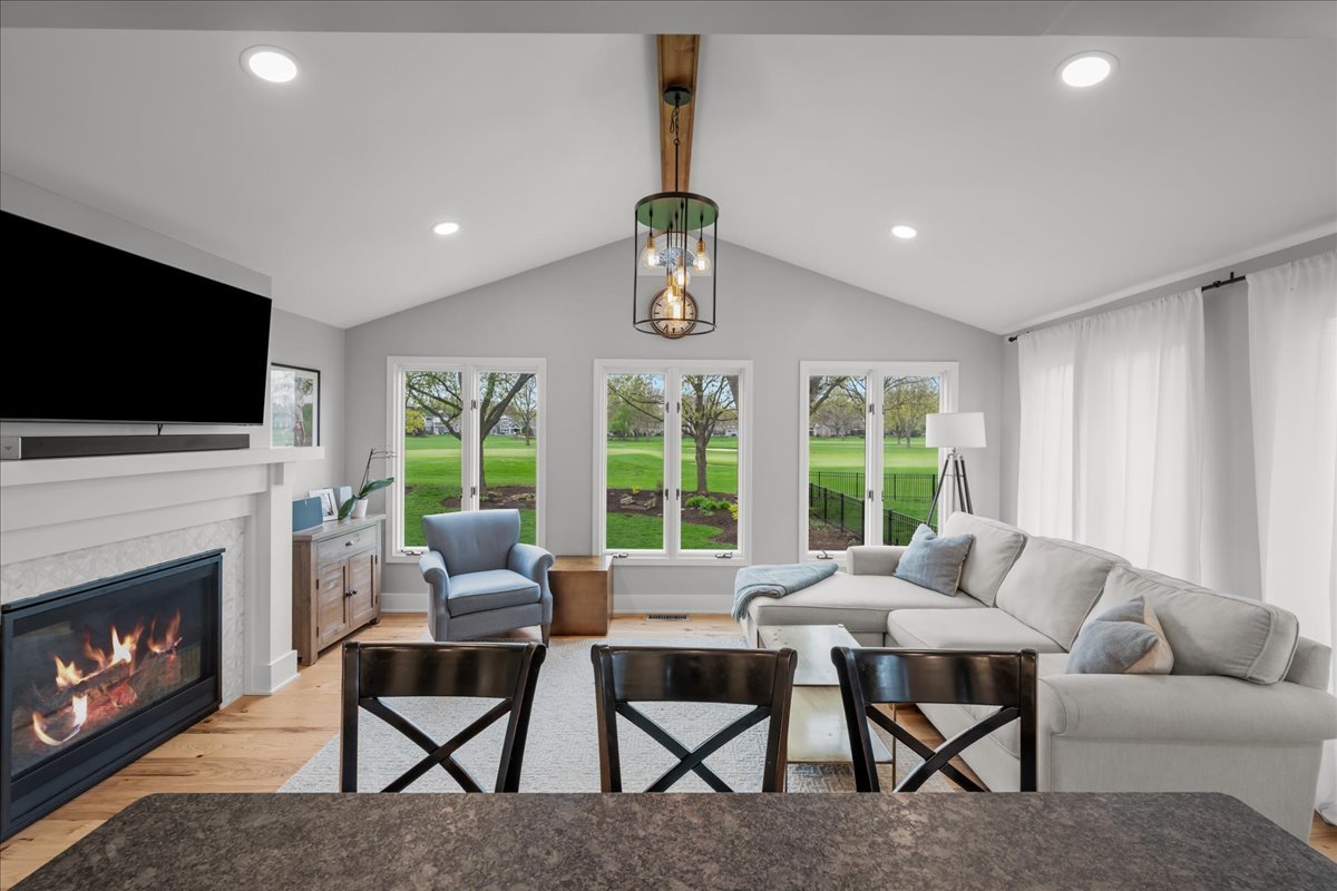 1033 Royal Saint George Drive, Naperville, IL 60563