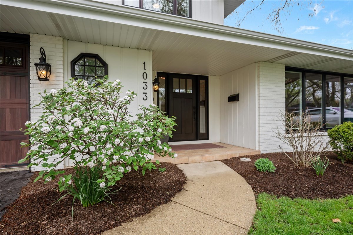 1033 Royal Saint George Drive, Naperville, IL 60563