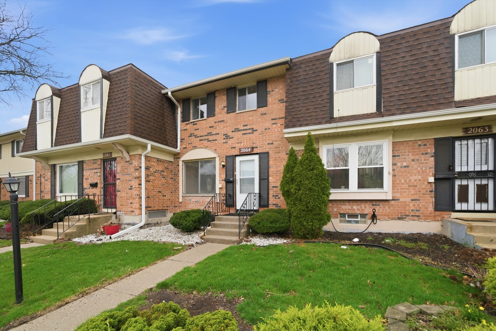 2064 LIONCREST Drive #2064, Richton Park, IL 60471