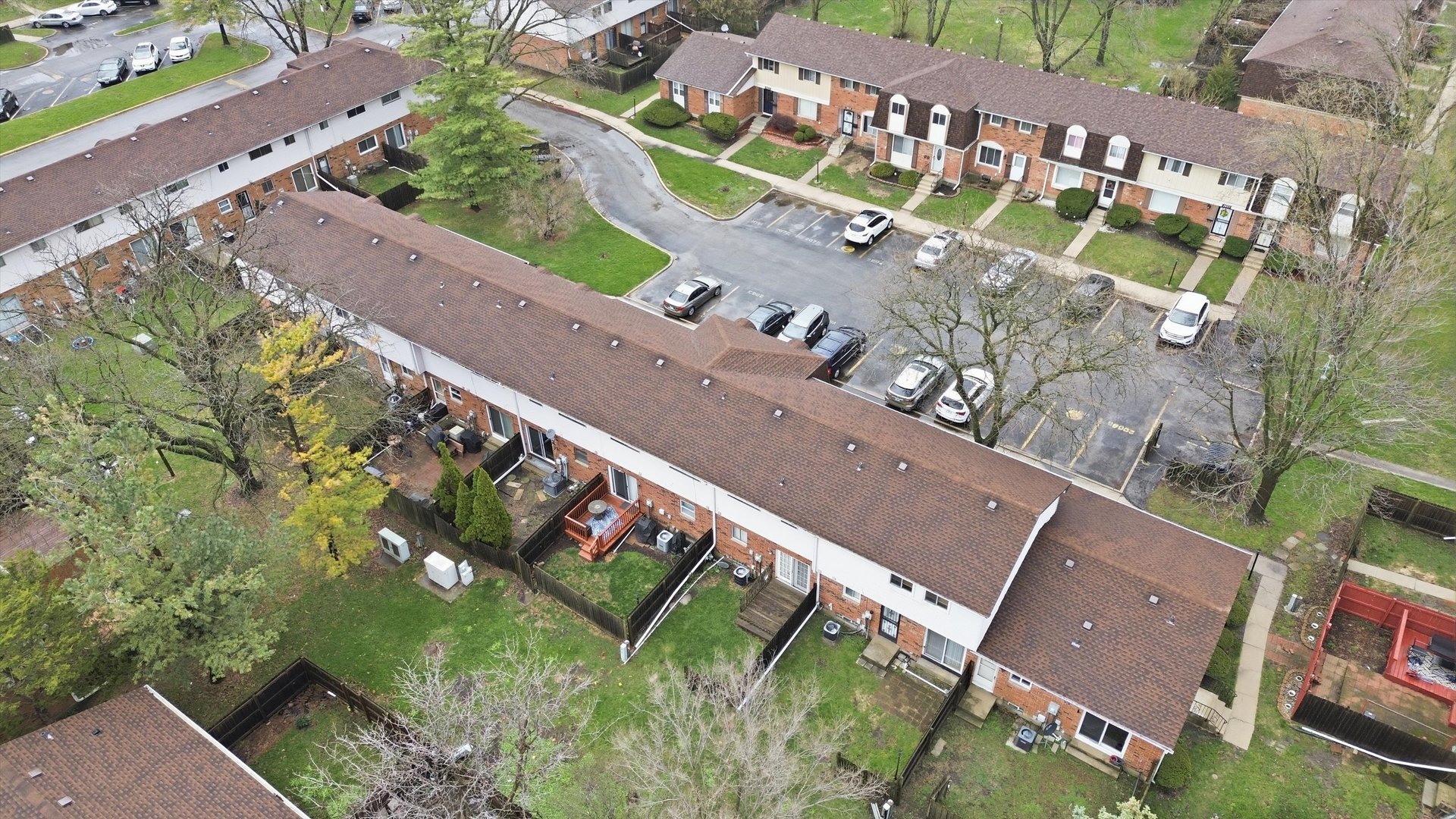 2064 LIONCREST Drive #2064, Richton Park, IL 60471