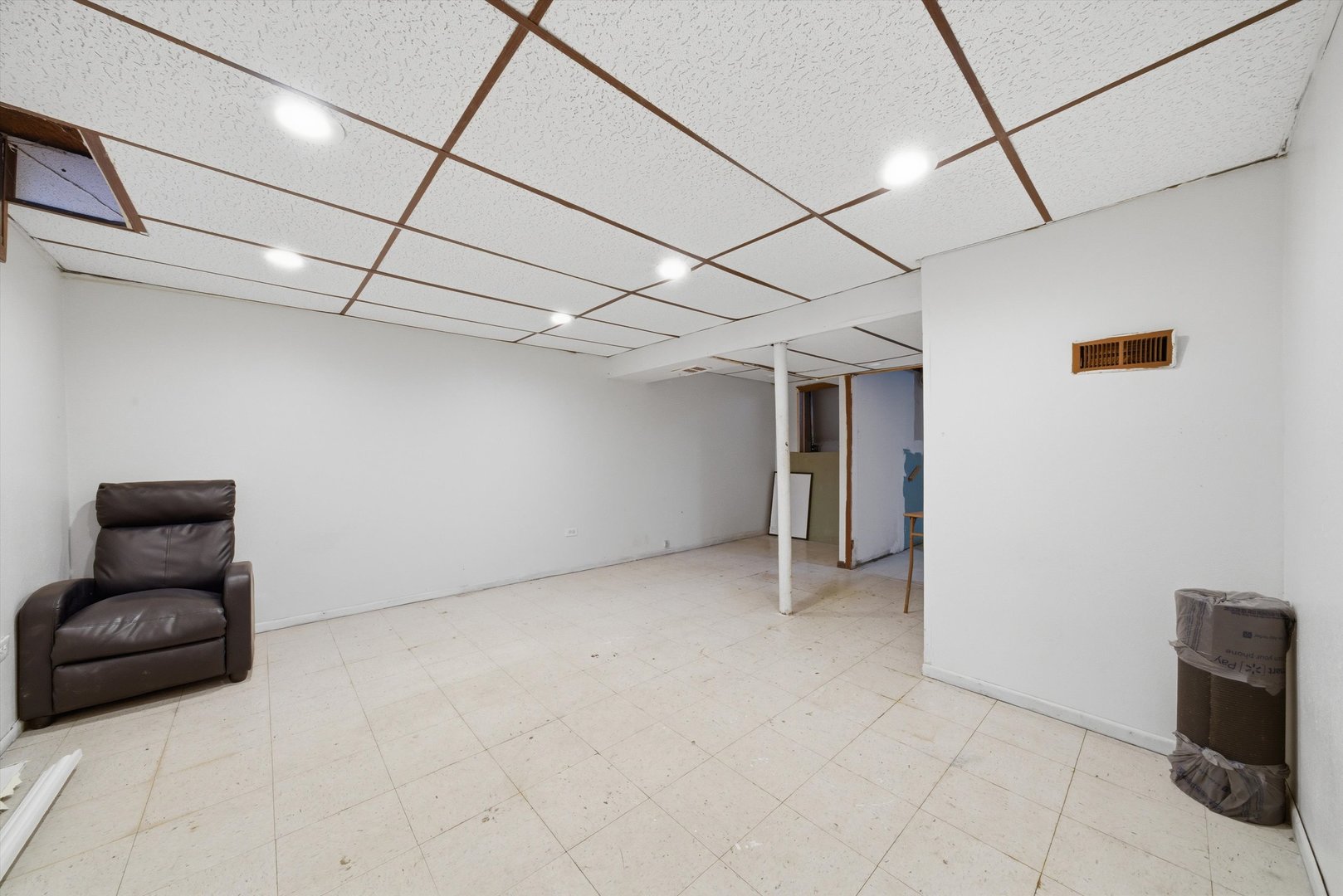 2064 LIONCREST Drive #2064, Richton Park, IL 60471