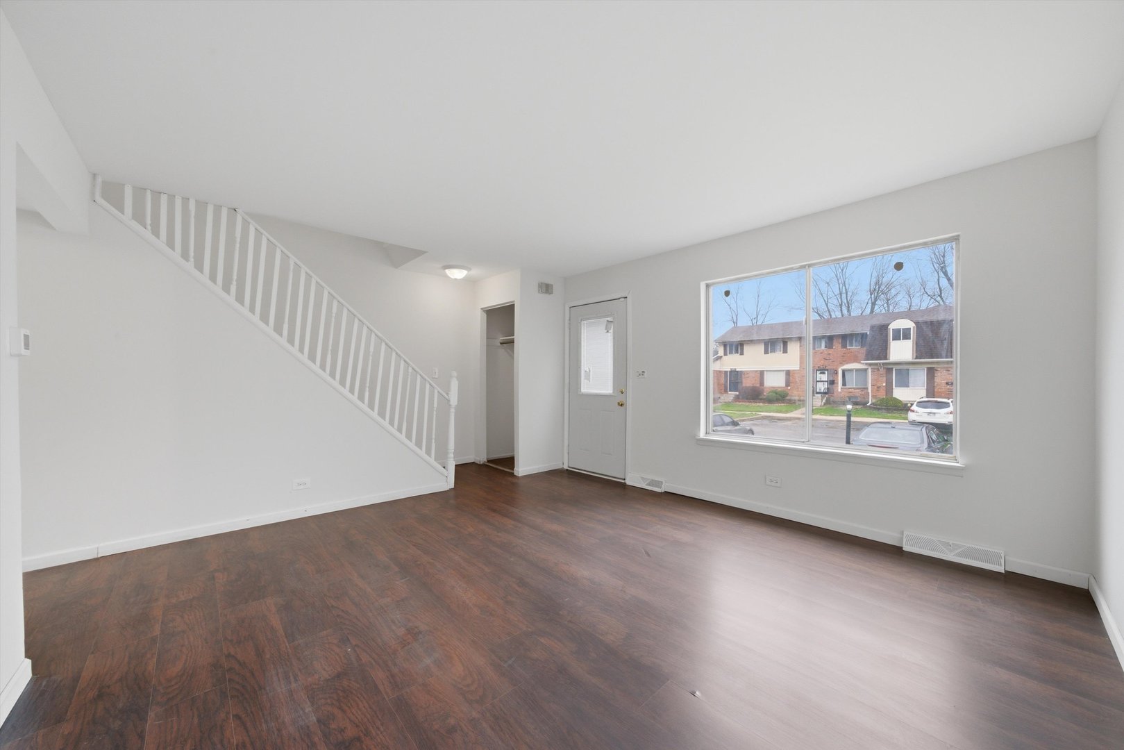 2064 LIONCREST Drive #2064, Richton Park, IL 60471