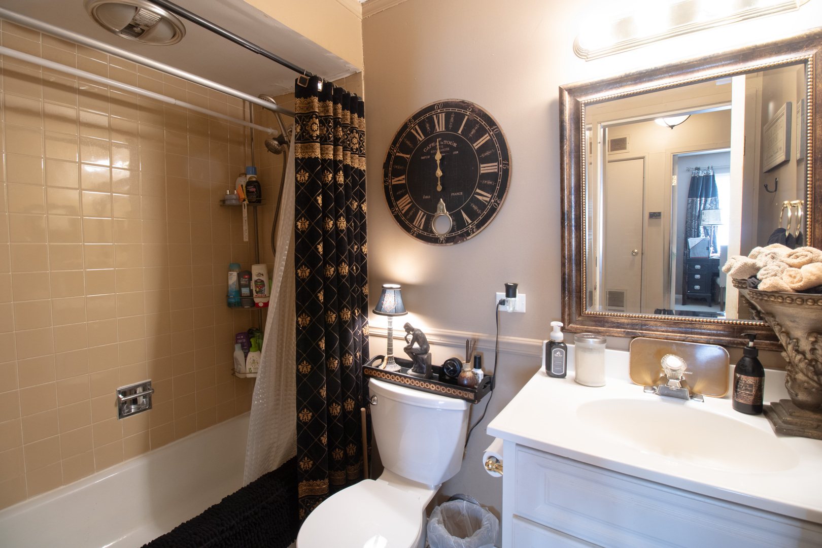 521 73RD Street #104, Downers Grove, IL 60516