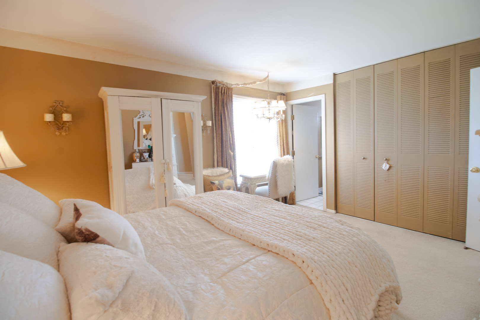 521 73RD Street #104, Downers Grove, IL 60516