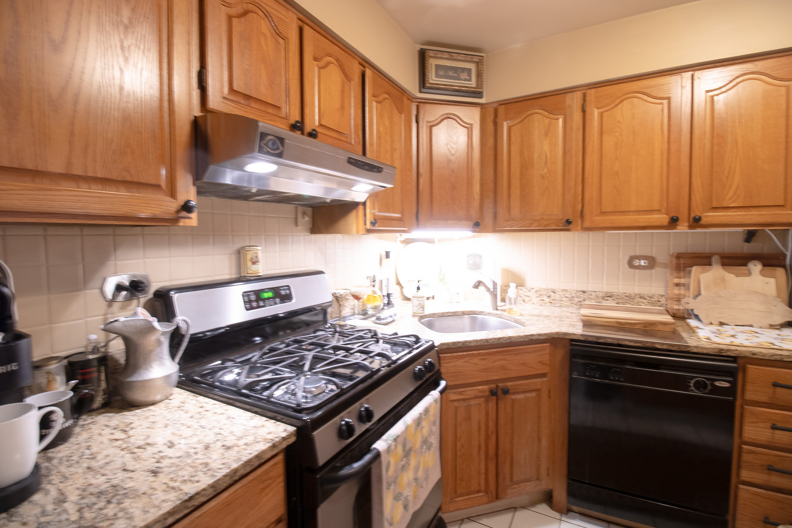 521 73RD Street #104, Downers Grove, IL 60516