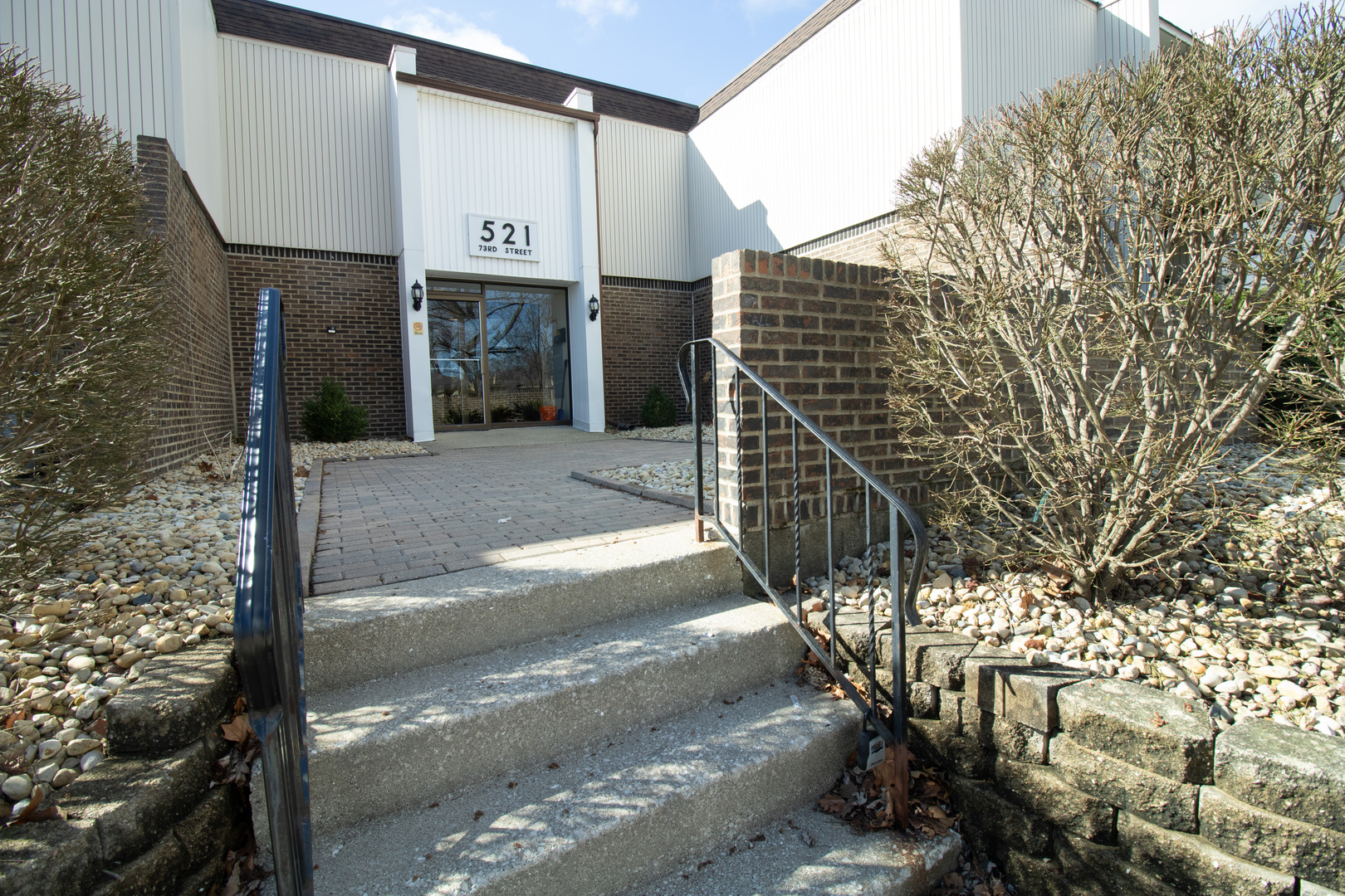 521 73RD Street #104, Downers Grove, IL 60516