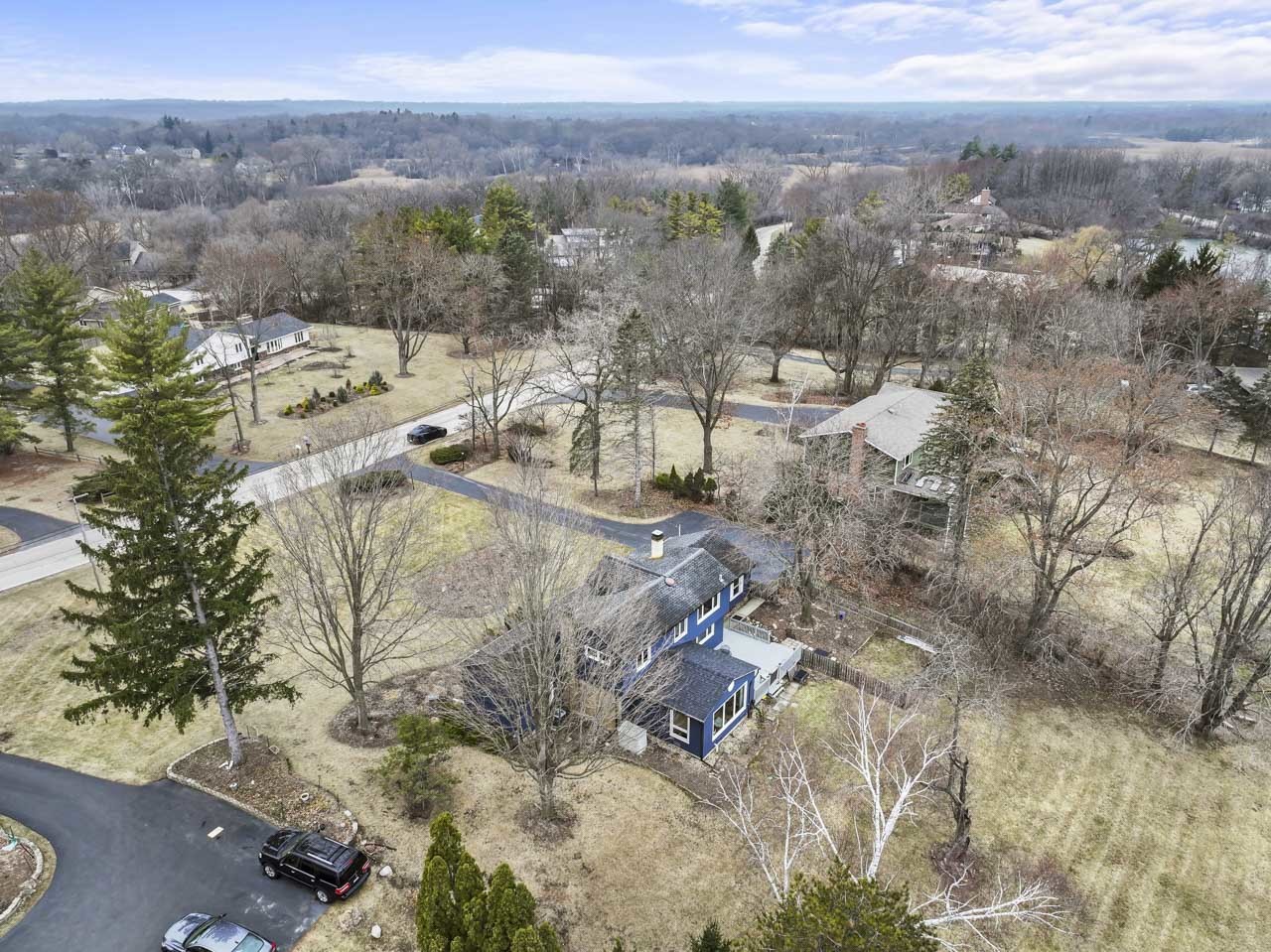 27052 W Lakeview Drive, Lake Barrington, IL 60084