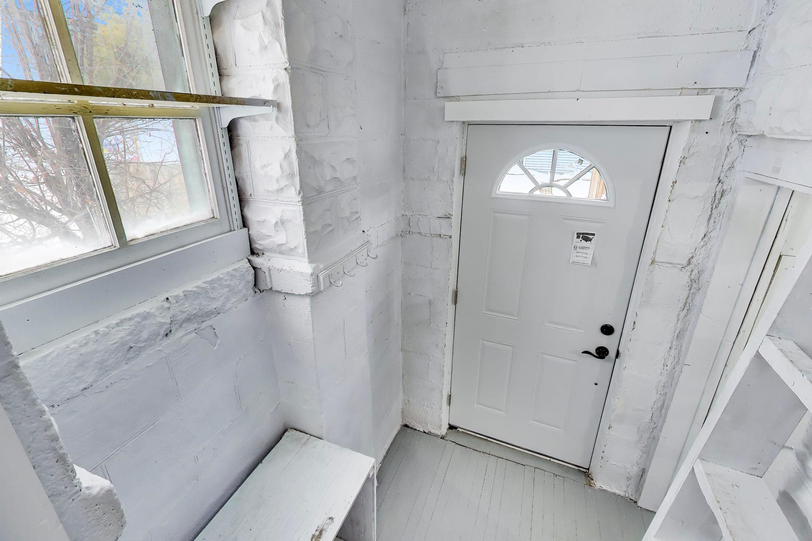 1638 Oakwood Avenue, Des Plaines, IL 60016