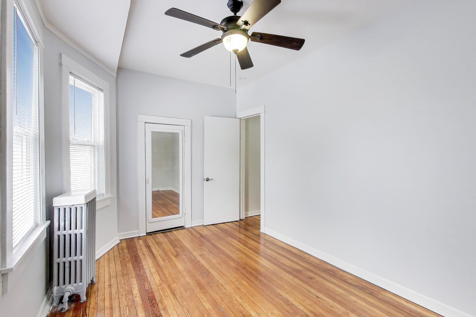 1638 Oakwood Avenue, Des Plaines, IL 60016