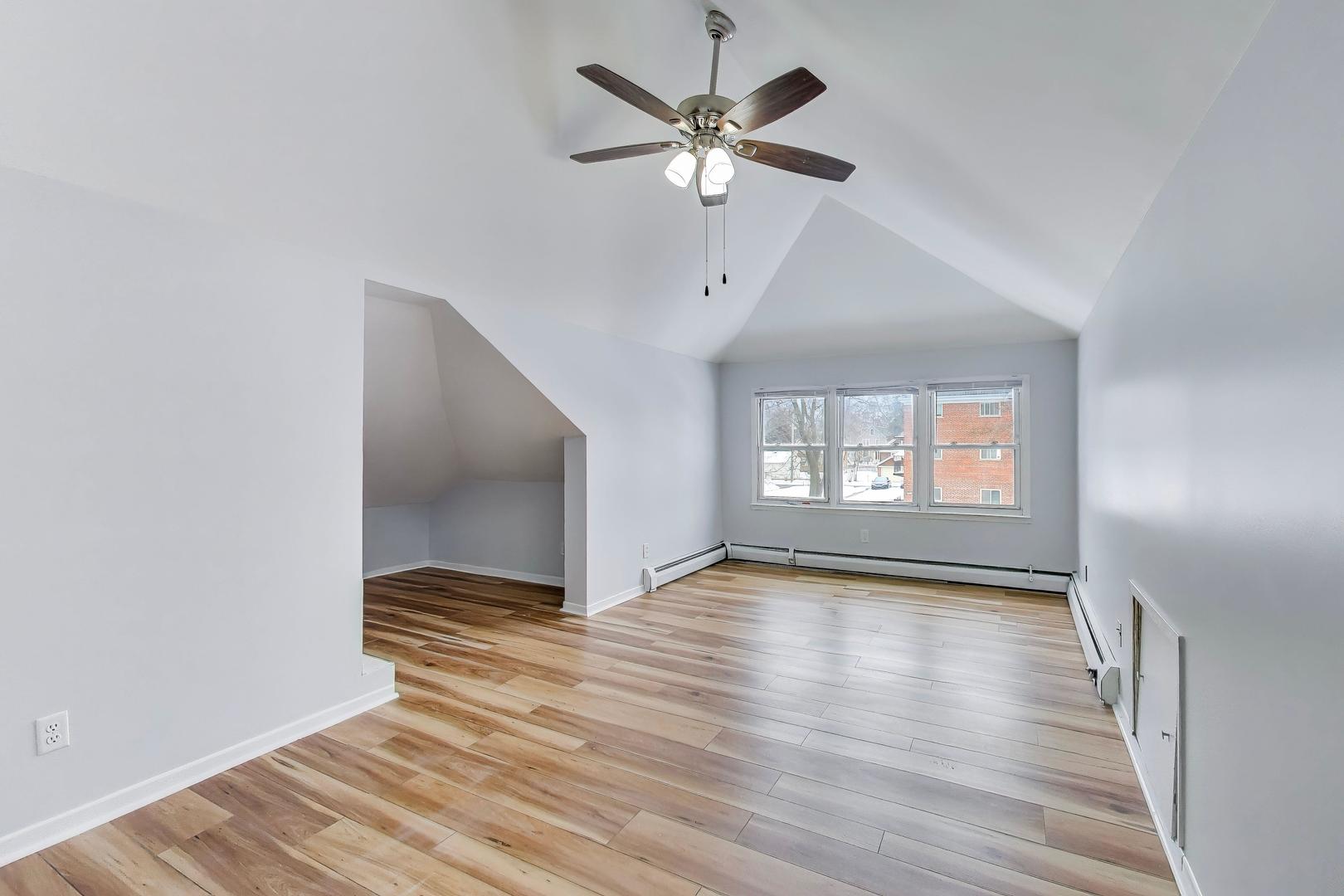 1638 Oakwood Avenue, Des Plaines, IL 60016