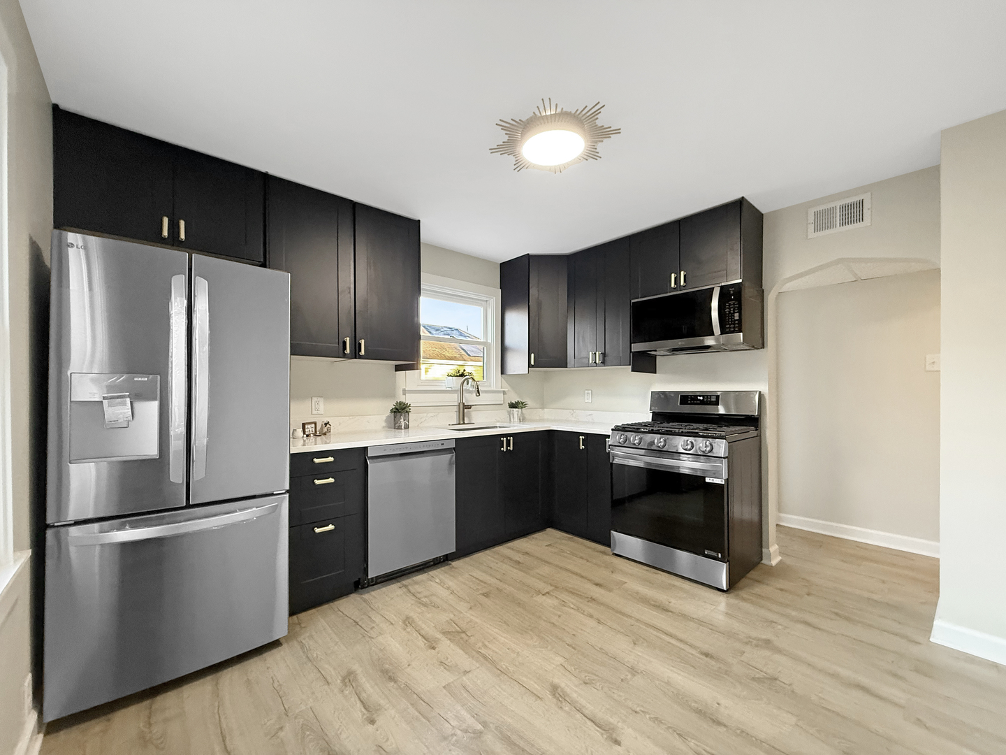 405 E Prairie Avenue, Lombard, IL 60148