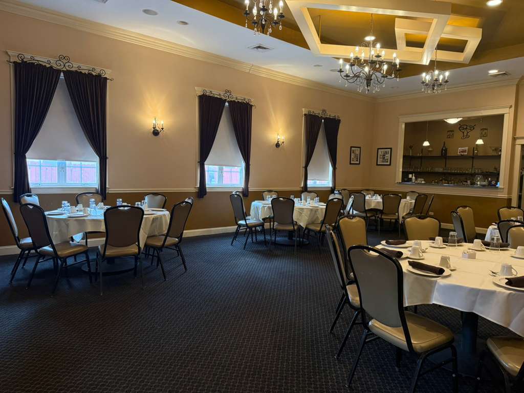 740 N Wolf Road, Des Plaines, IL 60016